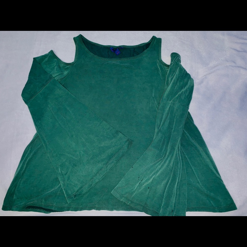 Aeropostale shoulder cut out long sleeve